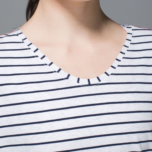 Lululemon Weekend Long Sleeve Shirt Navy Stripe Red Stitching Size 8 - Picture 6 of 10